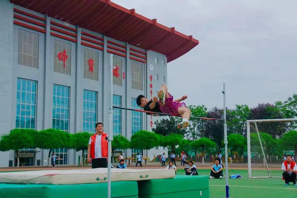 凤翔中学学校概况及凤翔县高中介绍，适龄儿童学习好去处